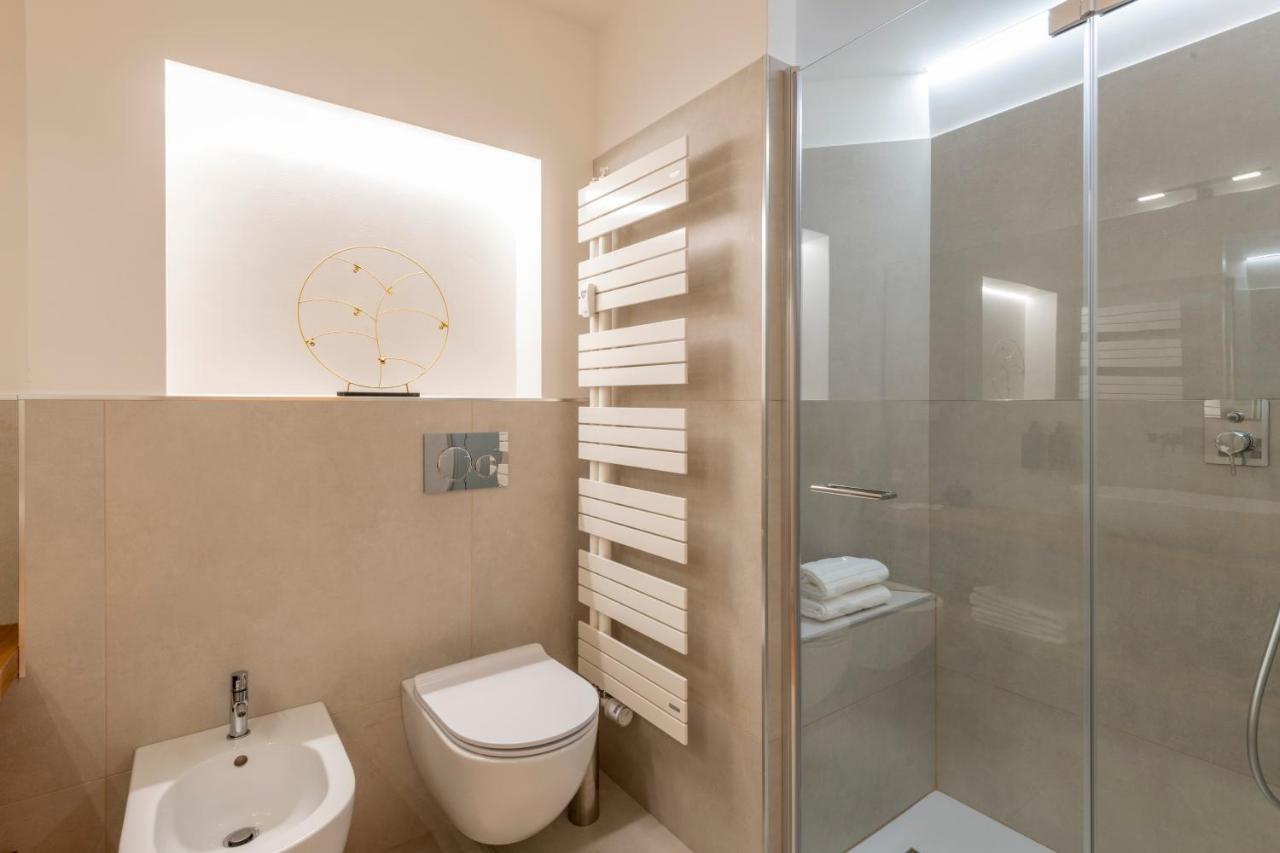 Milan Royal Suites Duomo Bagian luar foto