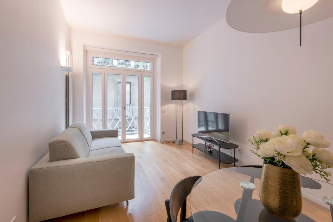 Milan Royal Suites Duomo Bagian luar foto