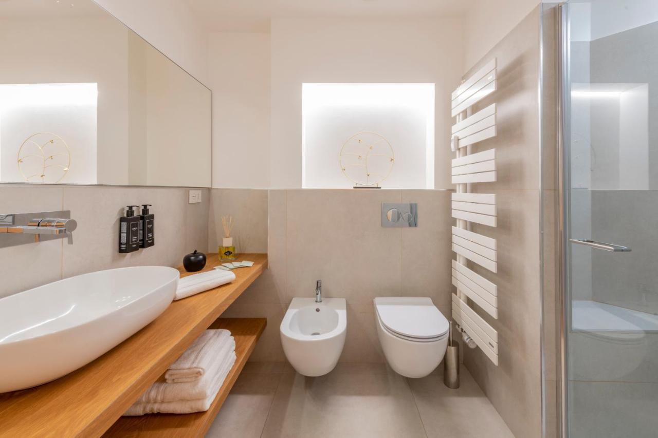 Milan Royal Suites Duomo Bagian luar foto