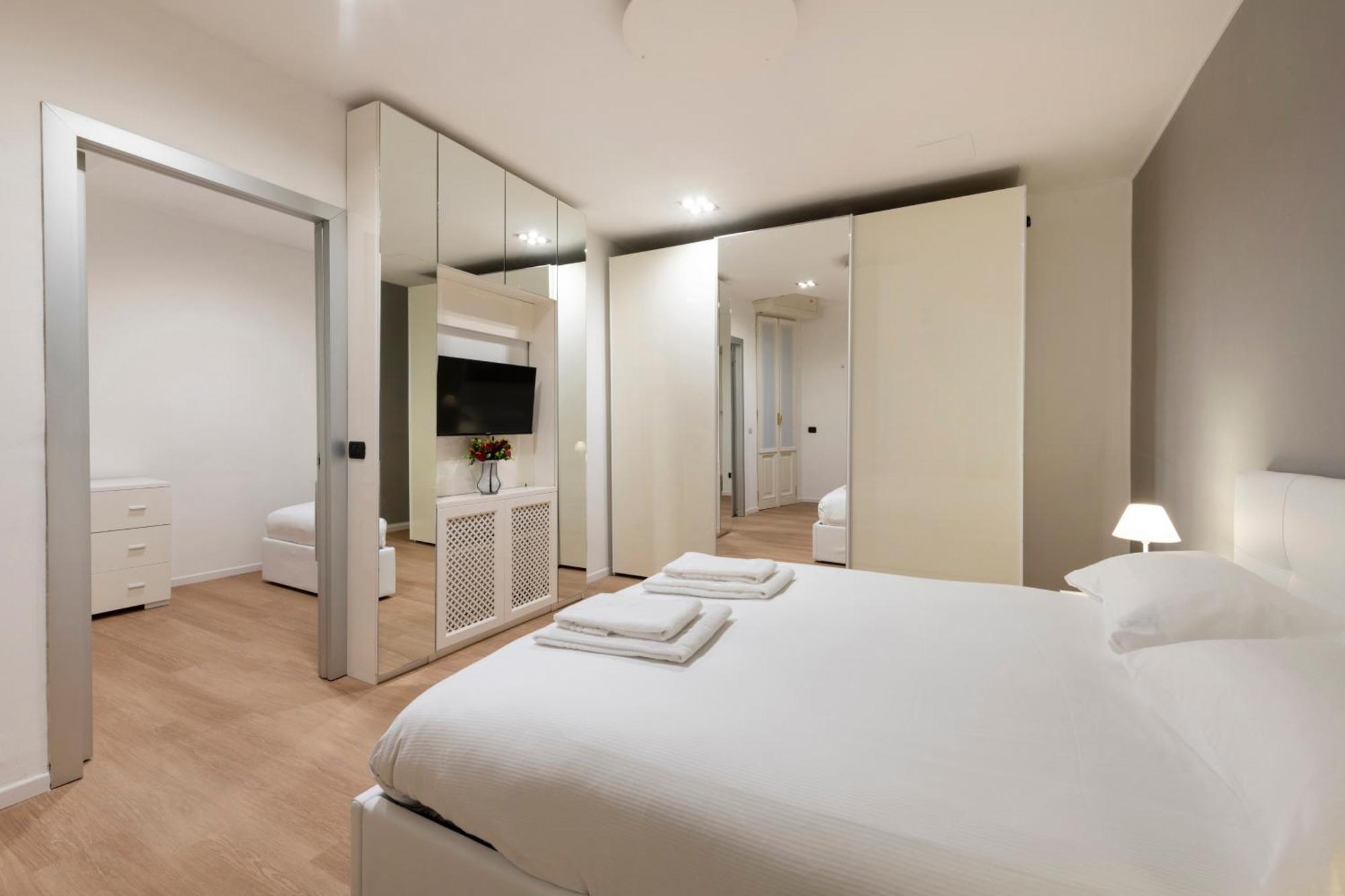 Milan Royal Suites Duomo Bagian luar foto